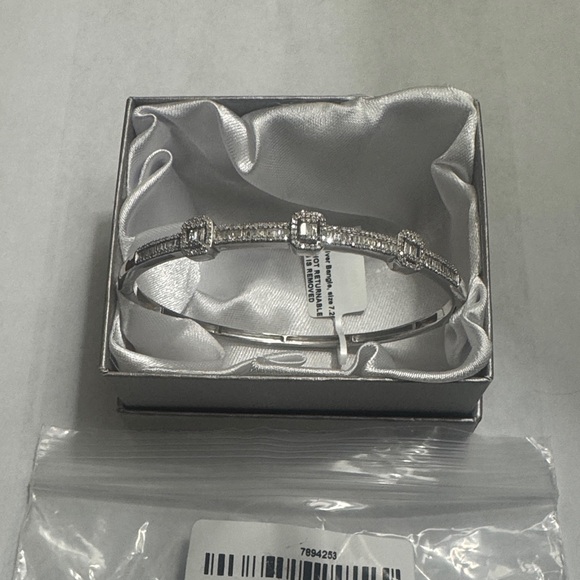 BRACELET, DIAMOND, BANGLE, 7.25”. ELEGANT, ART DECO - Picture 4 of 13